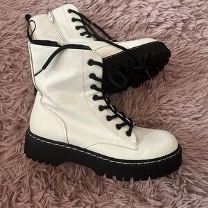 UNIONBAY White and Black Combat Boots Sturdy Design